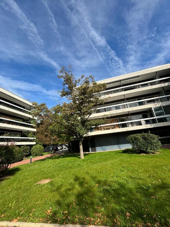 Apartament Ecrin De Verdure Au Chesnay Et Parking Gratuit Le Chesnay  Zewnętrze zdjęcie