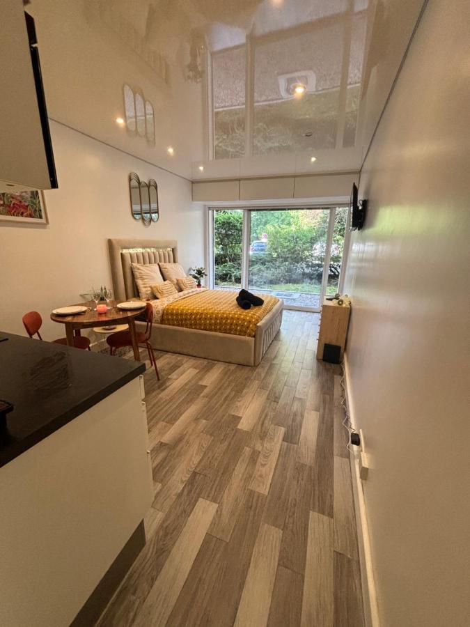 Apartament Ecrin De Verdure Au Chesnay Et Parking Gratuit Le Chesnay  Zewnętrze zdjęcie